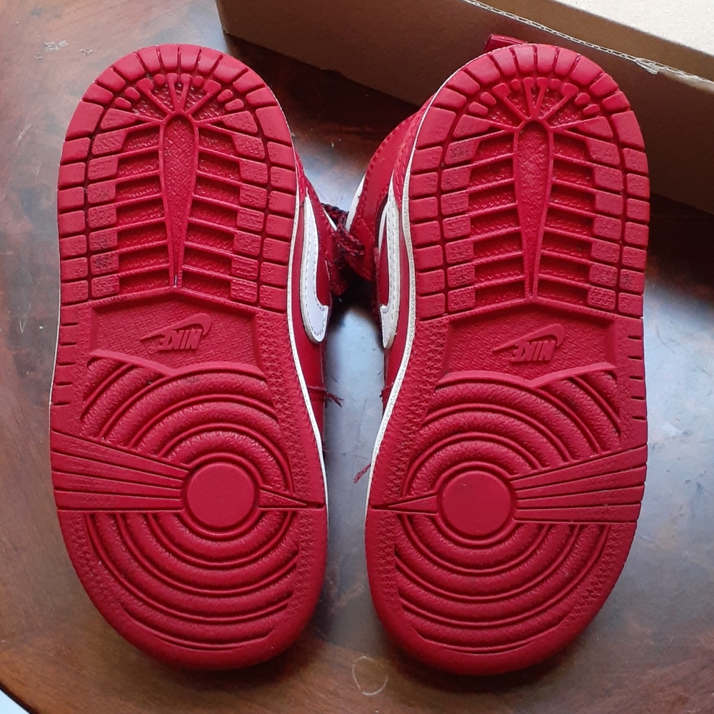 Air Jordan - Picture 5 of 9